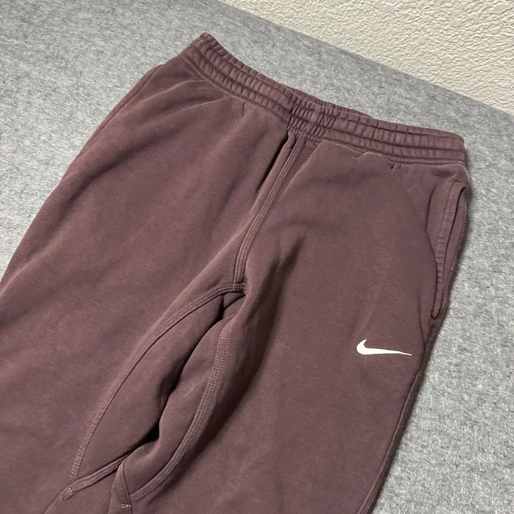 Nike Club Fleece Joggers Mens Medium Dark Beet Burgundy Sweatpants 826431-203